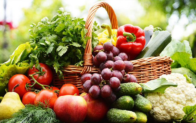 Obst und Gemüse im Korb