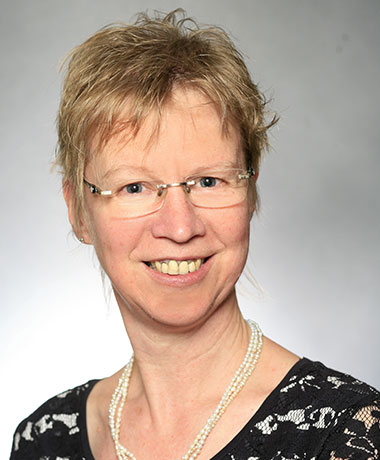 Frau Dr. Osebek